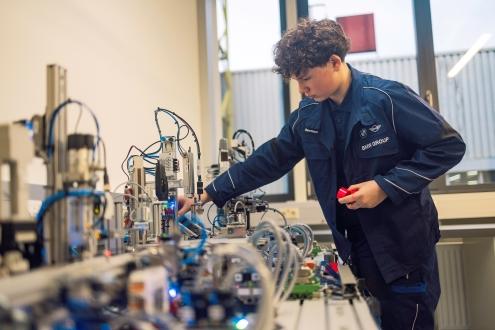 Lehre Mechatronik - Automatisierungstechnik (w/m/x) bei BMW Group Werk Steyr