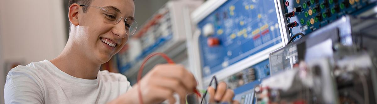 Lehrstelle Mechatronik/Automatisierungstechnik (m/f/d) bei Silhouette International Schmied AG